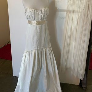 Taffeta Vintage White Wedding Dress